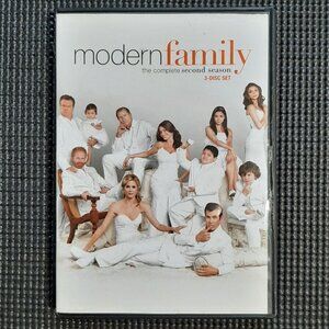 Modern Family: Season 2 - DVD - 3-Disc Set, 24 Episodes